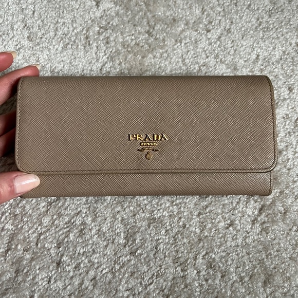 PRADA Large Saffiano Leather Wallet - Picture 1 of 4